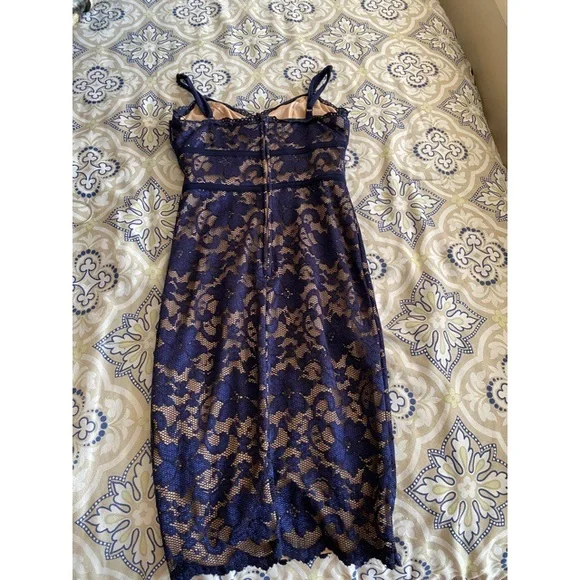 blue lace v neck short dress - Picture 2 of 6